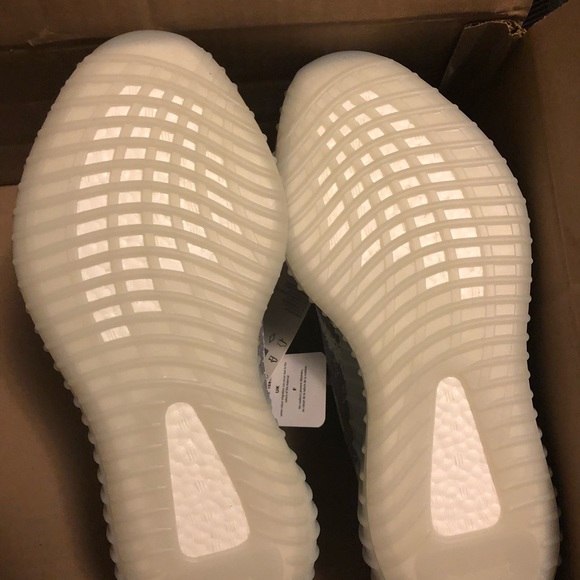 Yeezy Boost 350 Blue Tint - Picture 3 of 8